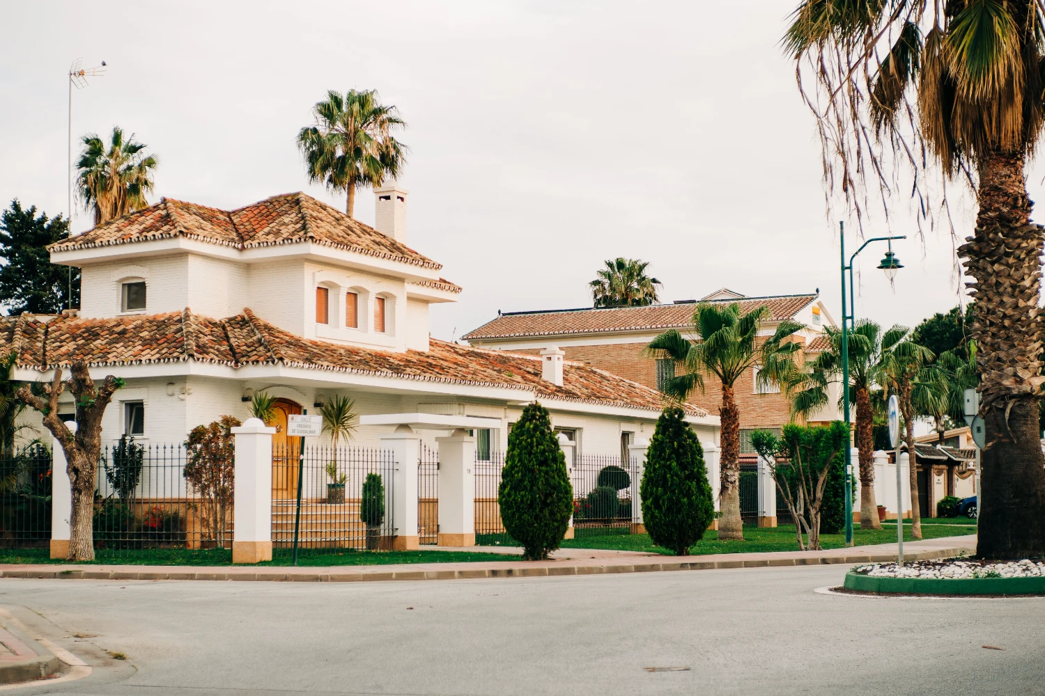 Homes for sale in Hollywood FL residential neighborhood