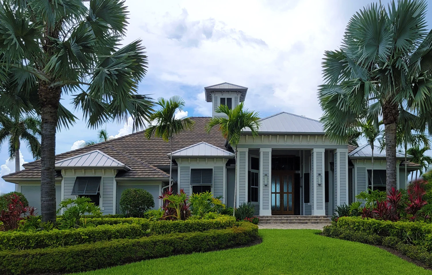 Dania Beach FL condos and new homes for sale near coastal amenities